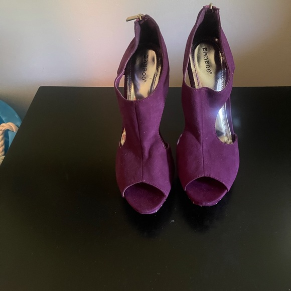 Size 10 - Picture 2 of 7